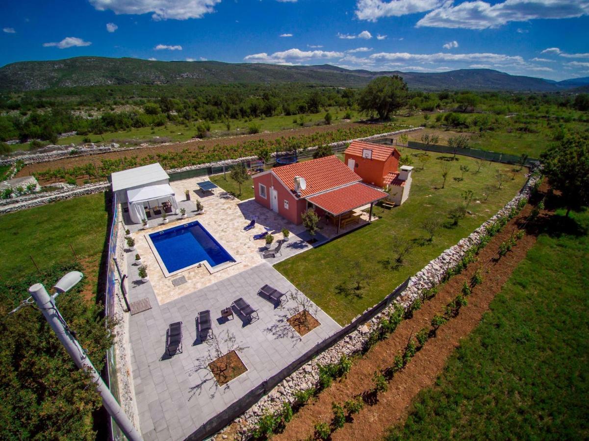 Vacation House Radosic Radosic  Экстерьер фото